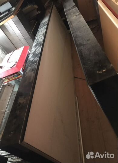 Зеркала, вывеска