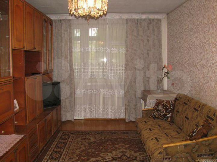 2-к. квартира, 52 м², 1/2 эт.