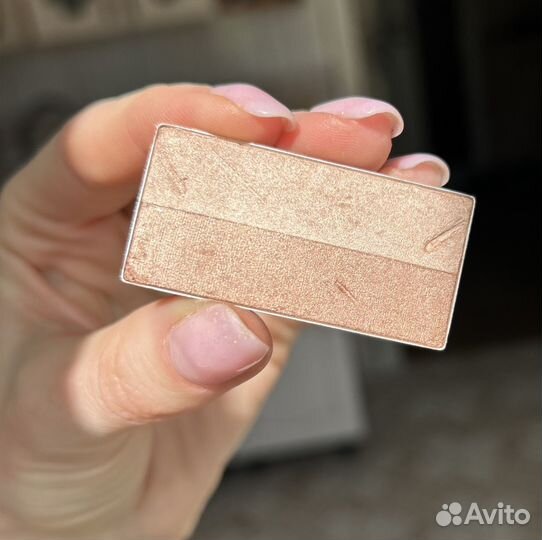 Бронзер, румяна-хайлайтер, тени от Мэри Кей