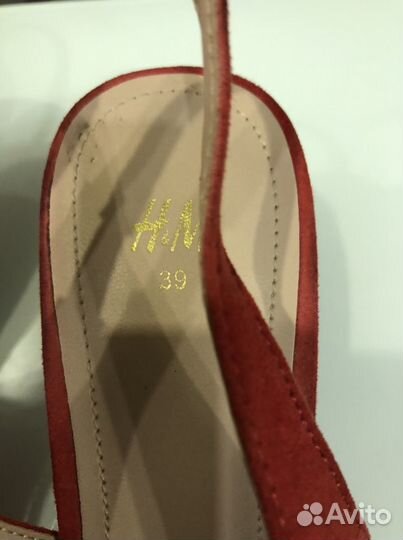 Босоножки замшевые красные H&M