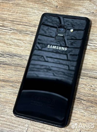 Samsung Galaxy A8 (2018), 4/32 ГБ