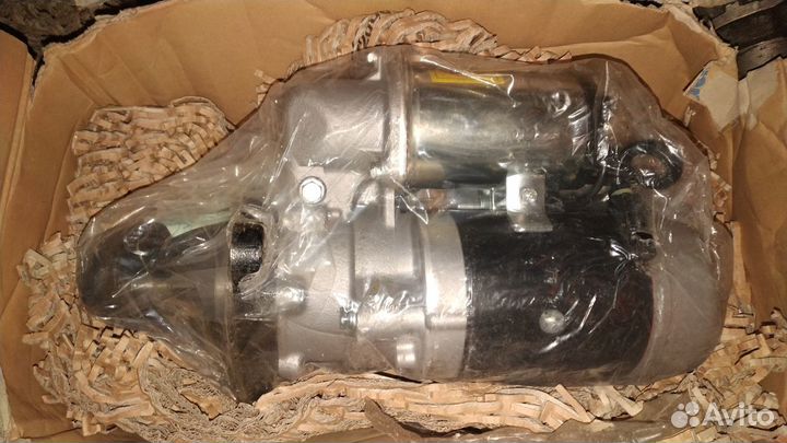 Стартер Komatsu новый, оригинальный 600-813-9721