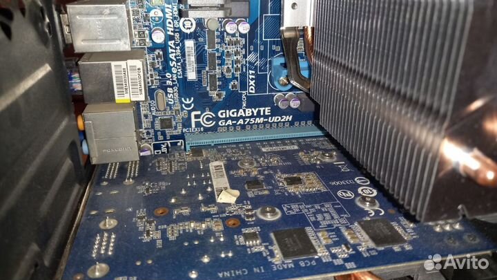 Материнская плата gigabyte GA-A75M-UD2H