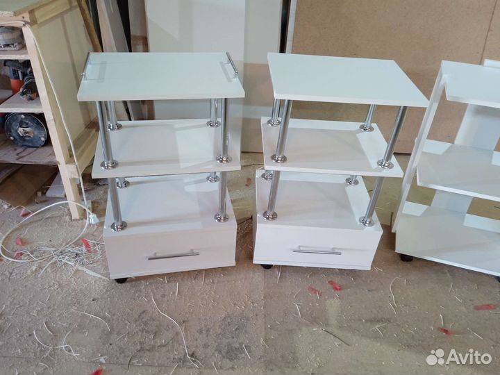 Этажерка на колесиках (тележка косметолога)