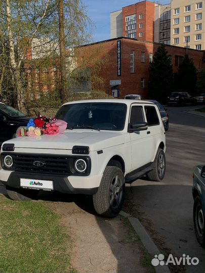 LADA 4x4 (Нива) 1.7 МТ, 2003, 100 000 км