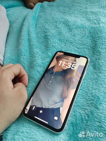 Телефон iPhone XR