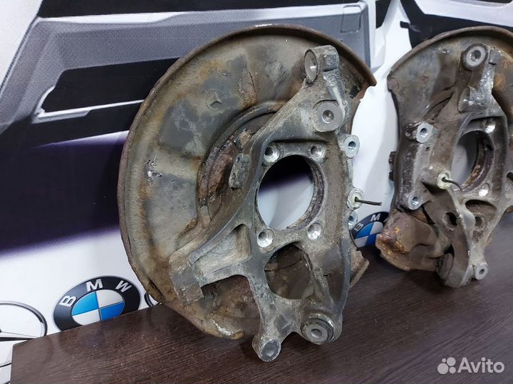 Задний кулак Mercedes W211