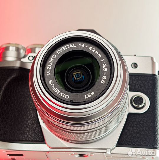 Фотоаппарат Olympus OM-D E-M10 Mark III kit