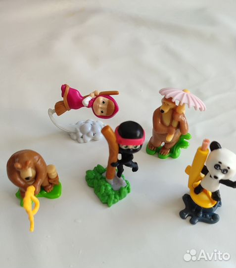 Фигурки киндер Маша и медведь 2023