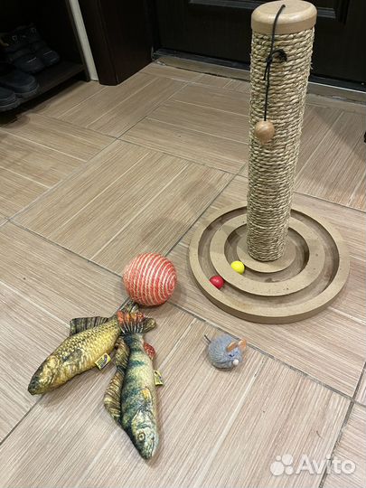 Игрушки для котят. Когтеточка
