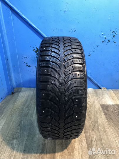 Bridgestone Blizzak Spike-01 225/50 R17