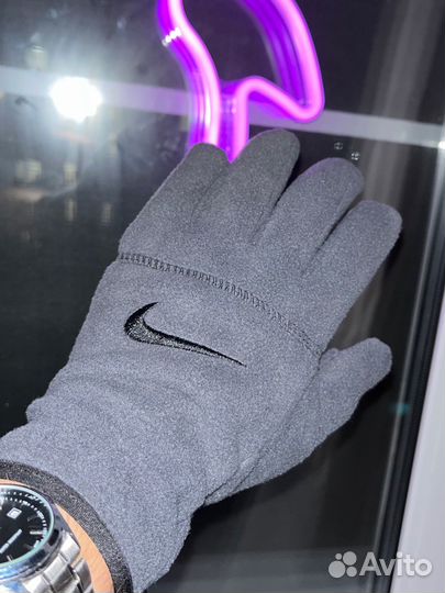Перчатки Nike теплые(новые)