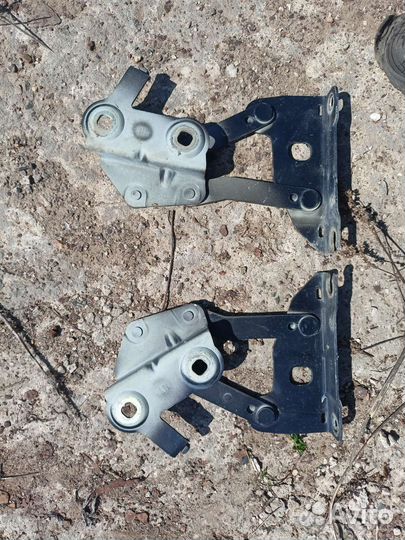 Петля капота Land Rover Range Rover III