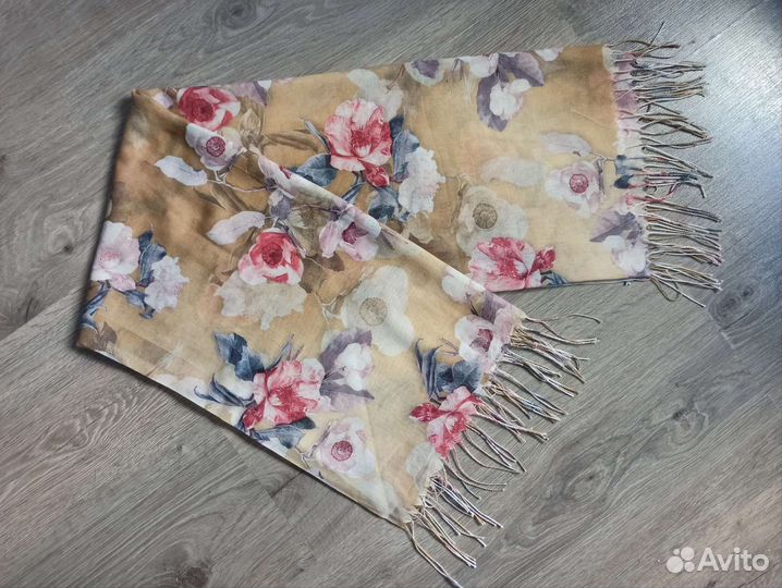 Женский шёлковый платок/шарф/палантин с цветами