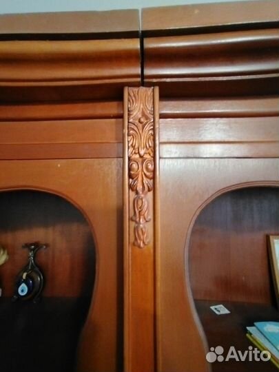 Стенка из натурального дерева б/у