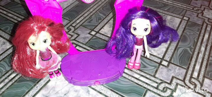 Дом Шарлота -Земляничка Есть еще и сцена и куколки