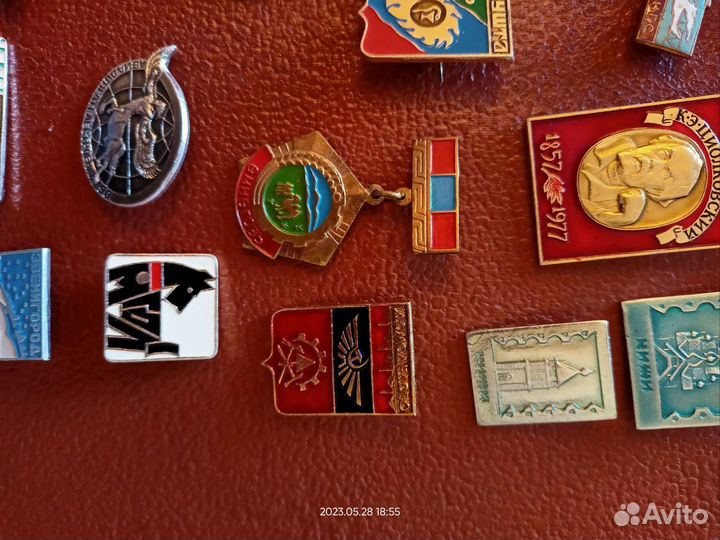 Значки редкие в одном экземпляре