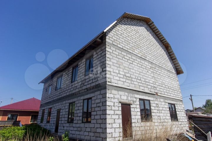 Дом 298 м² на участке 7 сот.