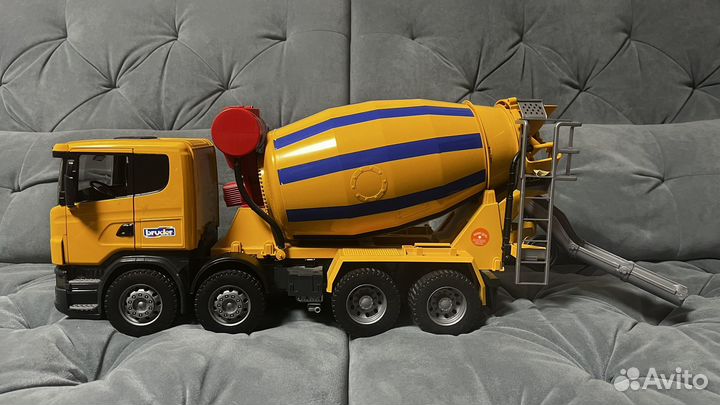 Бетономешалка bruder scania 1/16