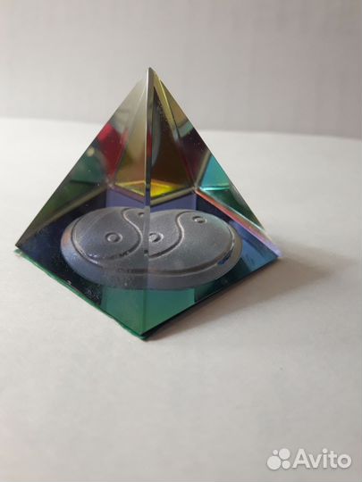 Пирамида с Инь-Янь