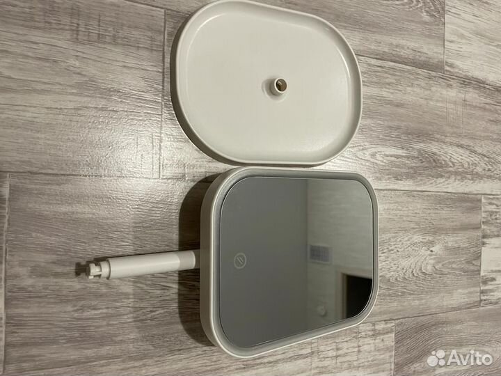 Зеркало для макияжа с подсветкой