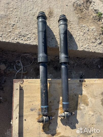 Амортизатор задний toyota corolla e150