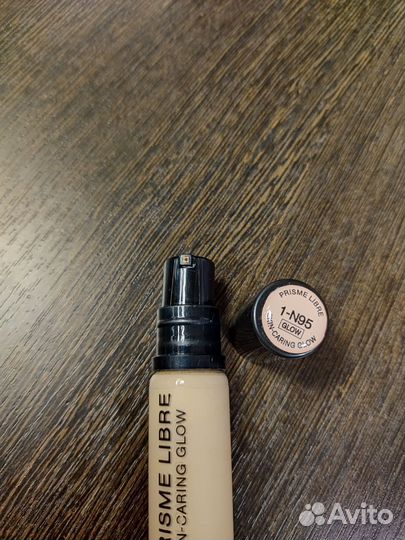 Тон. флюид Givenchy Prisme libre 1-N95