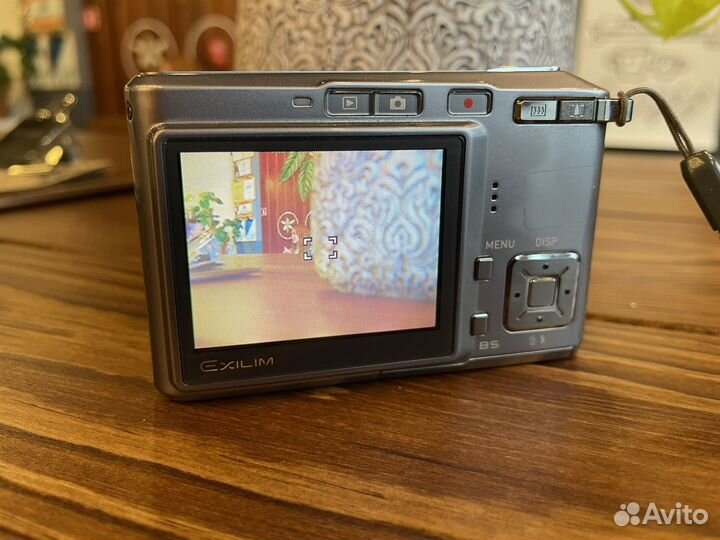 Компактный фотоаппарат Casio Exilim EX-S500