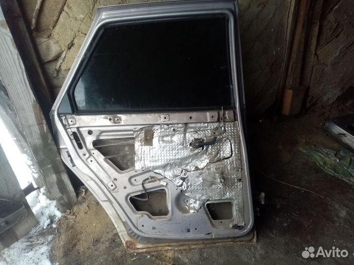 Задние двери ваз 2110
