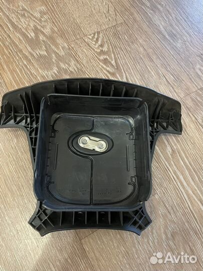 Взорванная подушка airbag