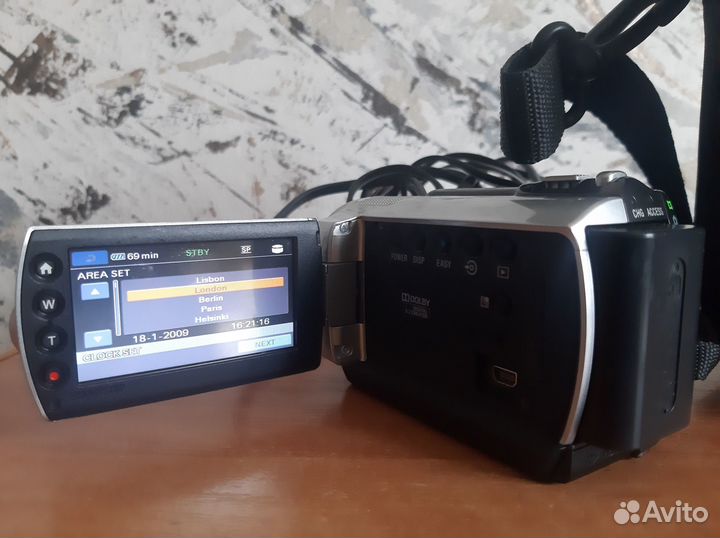 Видеокамера Sony DCR-SR67