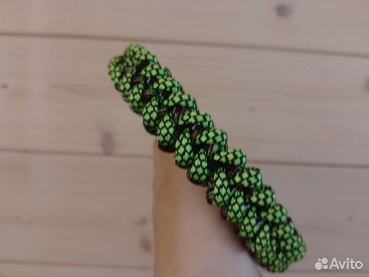 Ошейник из паракорда ручной работы