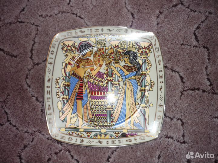 Декоративная настенная тарелка