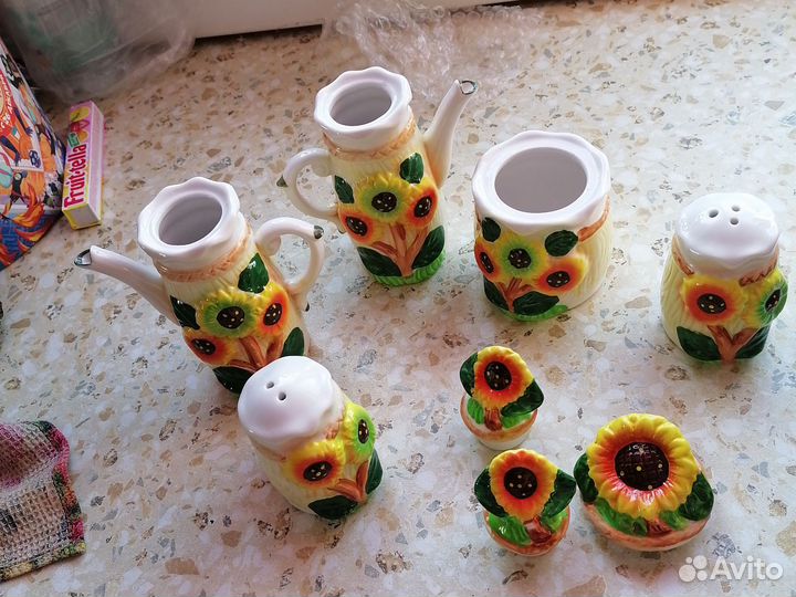 Набор солонка и перечница, сахарница и соусники