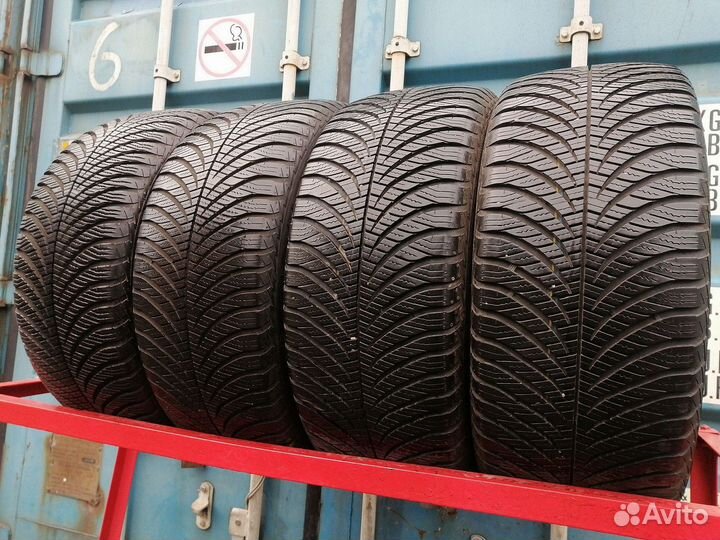 Goodyear Vector 4Seasons Gen-2 225/50 R17