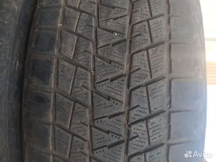 Bridgestone Blizzak DM-V1 235/60 R18