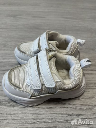 Кроссовки детские