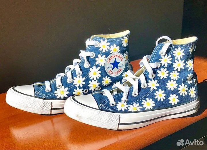 Кастомизация обуви, авторская роспись кроссовок