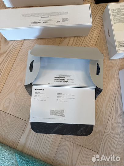 Пустые коробки apple