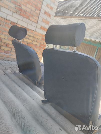 Передние сиденья