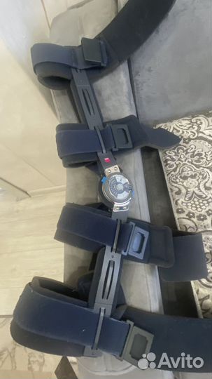 Коленный ортез регулируемый