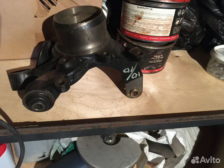 Кулак поворотный задний левый Cayenne/Touareg