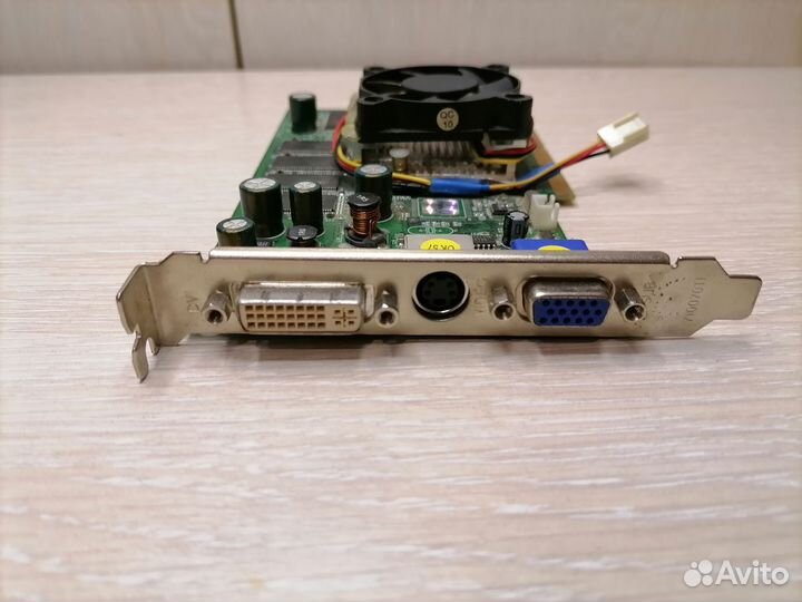Видеокарта N-vidia geforce fx5600xt-dvi-tv/256mb