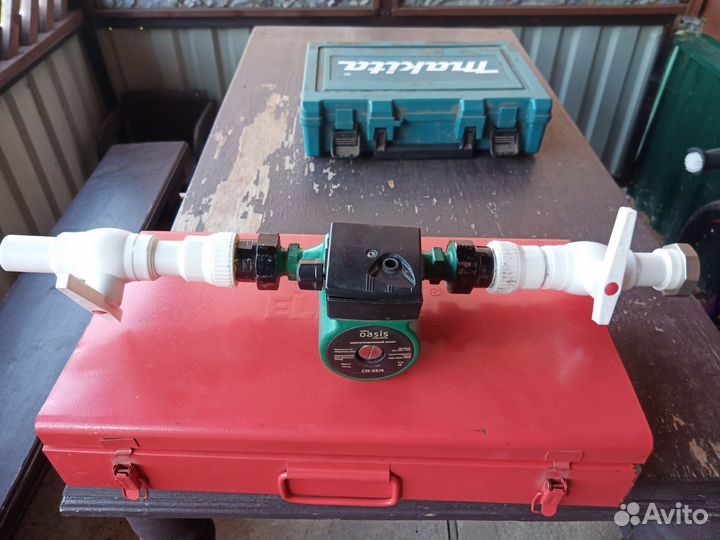 Твердотопливный котел и циркуляционный насос