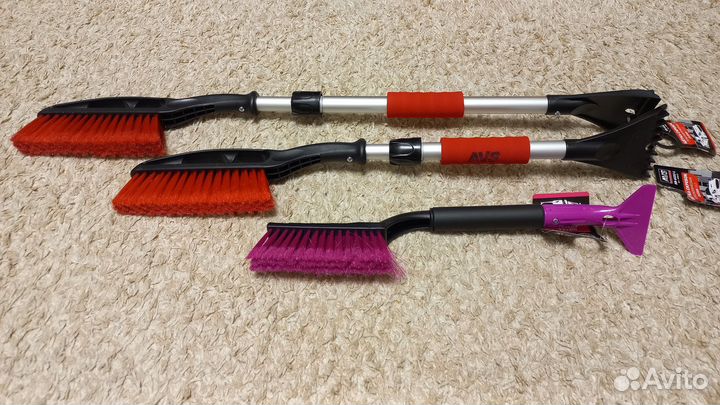 Щетка-скребок автомобильные в ассортименте