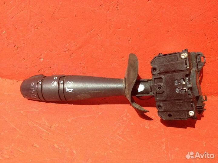 Переключатель поворотников Рено Логан 1 до 2014