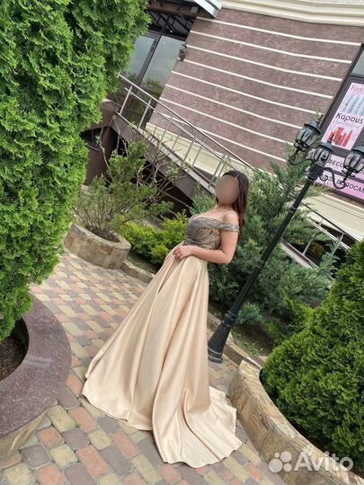 Вечернее платье в пол