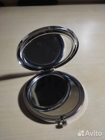 Зеркальце карманное