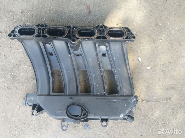 Коллектор впускной рено сандеро 2