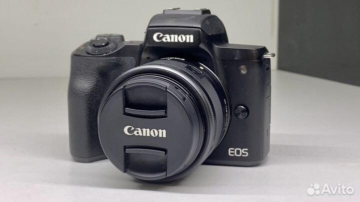 Canon EOS M50